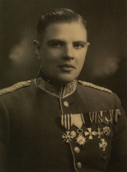 Файл:Лейтенант Альфред Лейниек.jpg