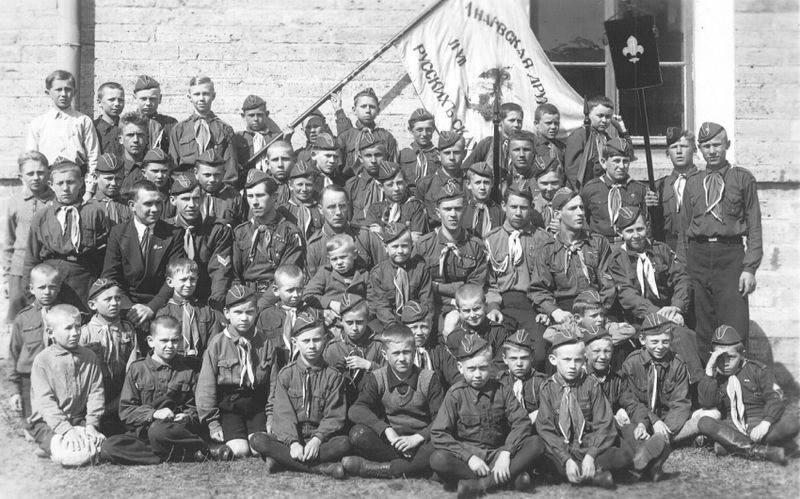 Файл:Участники слета 1-й Нарвской дружины русских скаутов и Усть-Нарвского отряда русских скаутов, 1935.jpg