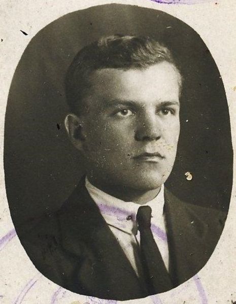 Файл:Колпаков Леонид Николаевич, 1921.jpg