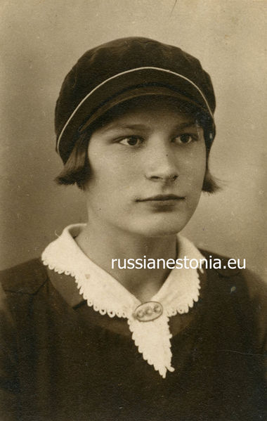 Файл:Выпускница Печерской гимназии Гуйдо Вера.jpg