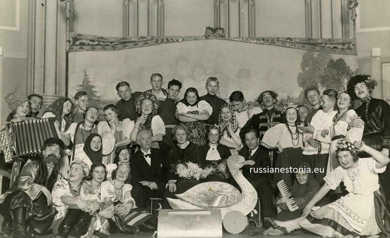 Файл:Театральная постановка.jpg