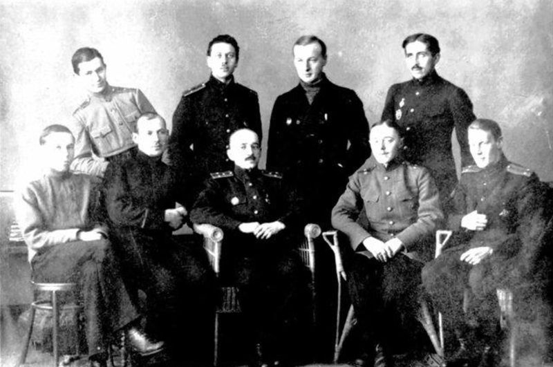 Файл:Офицеры Чудской флотилии, 1918.jpg