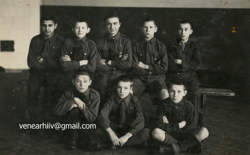 Файл:Группа русских скаутов, Тарту.jpg