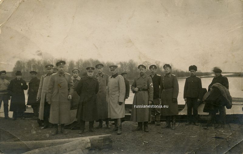 Файл:Воен. представители 1-й Эстонской дивизии, Северного корпуса и Армии США недалеко от Нарвы, в районе Кулгу, 25.04.1919.jpg