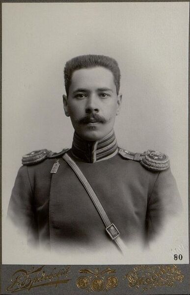 Файл:Подпоручик 6-го грен. Таврического ген.-фельдм. ВК Михаила Николаевича полка Лачинов В. С., 1907.jpg