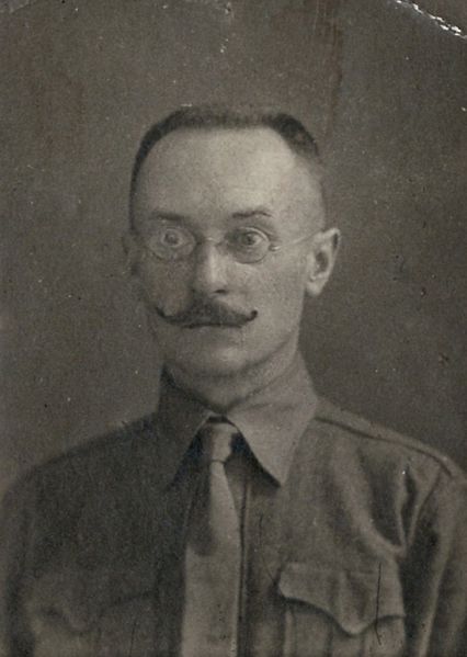 Файл:Вилямовский Александр Александрович. Таллинн, 1920.jpg