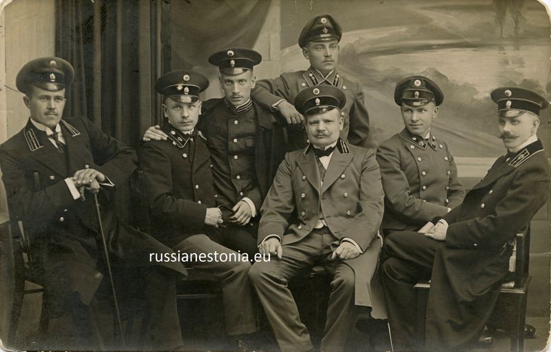 Файл:Служащие Гапсальской почтово-телеграфной конторы, 1914.jpg